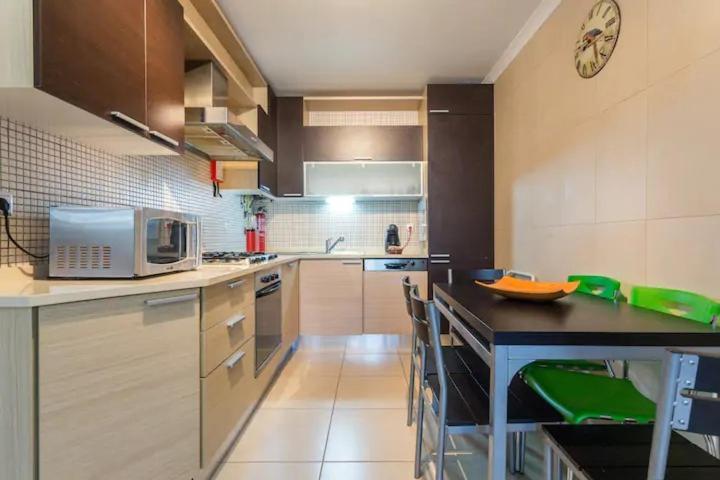 Apartamento Sobre A Praia Olhos de Agua  Exterior foto